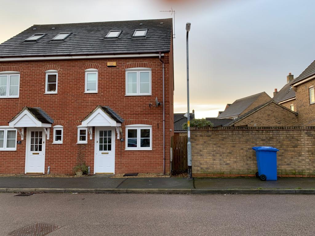 Gapstile Close, Desborough, Northants, NN14 2TZ