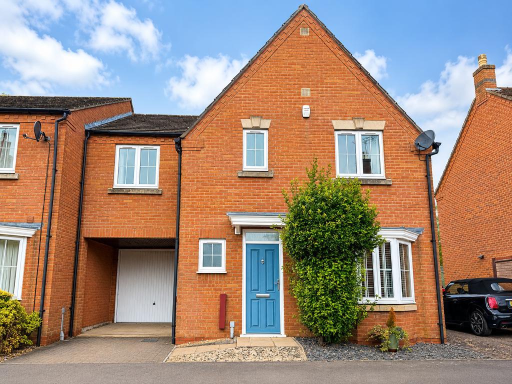 Orchard Close, Desborough, NN14 2LR